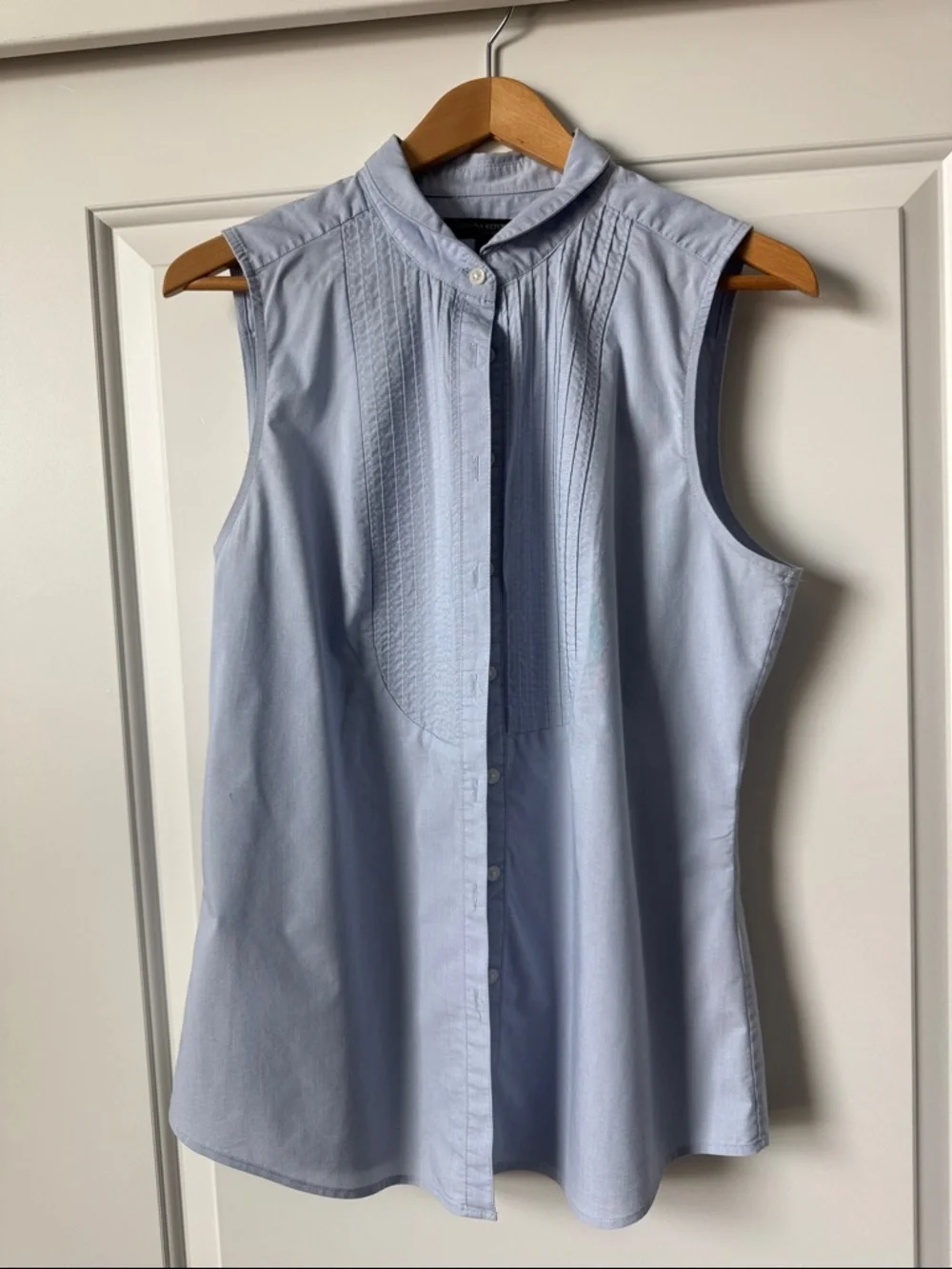 Banana Republic Light Blue Sleeveless Pintuck Button-Up Top - Picture 1 of 3